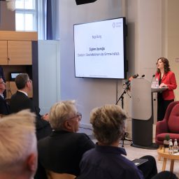 Fachtagung: Grußwort von Çiğdem Uzunoğlu